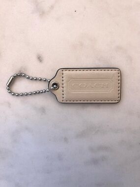 COACH Vintage Leather Hang Tag, Off White